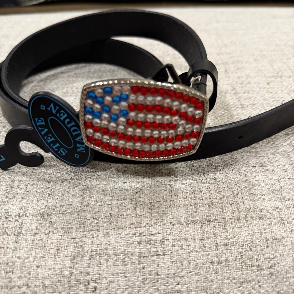Womens belt rhinestone flag buckle w/ black strap size L ,NWT by Steve Madden
